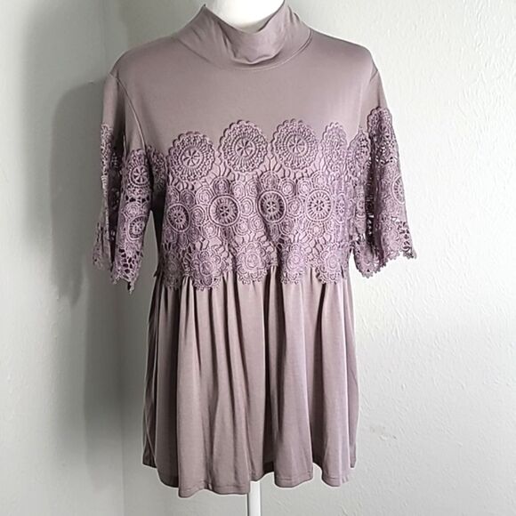 Shannon Ford NY Tops - Shannon Ford NY Light Purple Loose Turtleneck Top, Purple Embroidery, Size Large